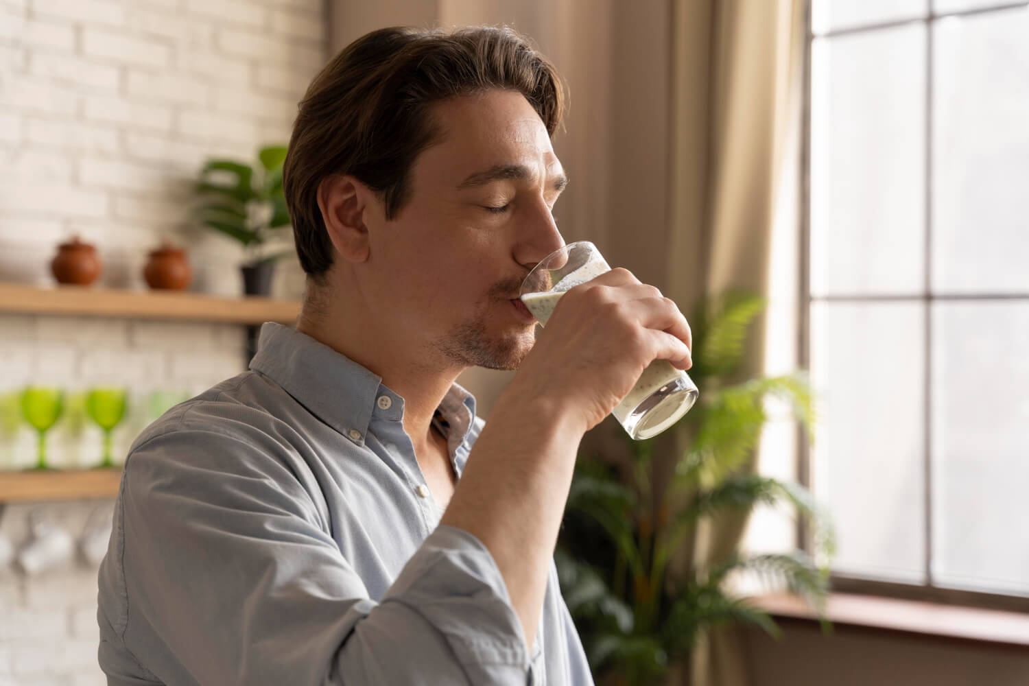 Recomendaciones de ayuno e hidratación antes de un examen de sangre: solo beber agua y evitar alimentos - Fasting and hydration recommendations before a blood test: drink only water and avoid food
