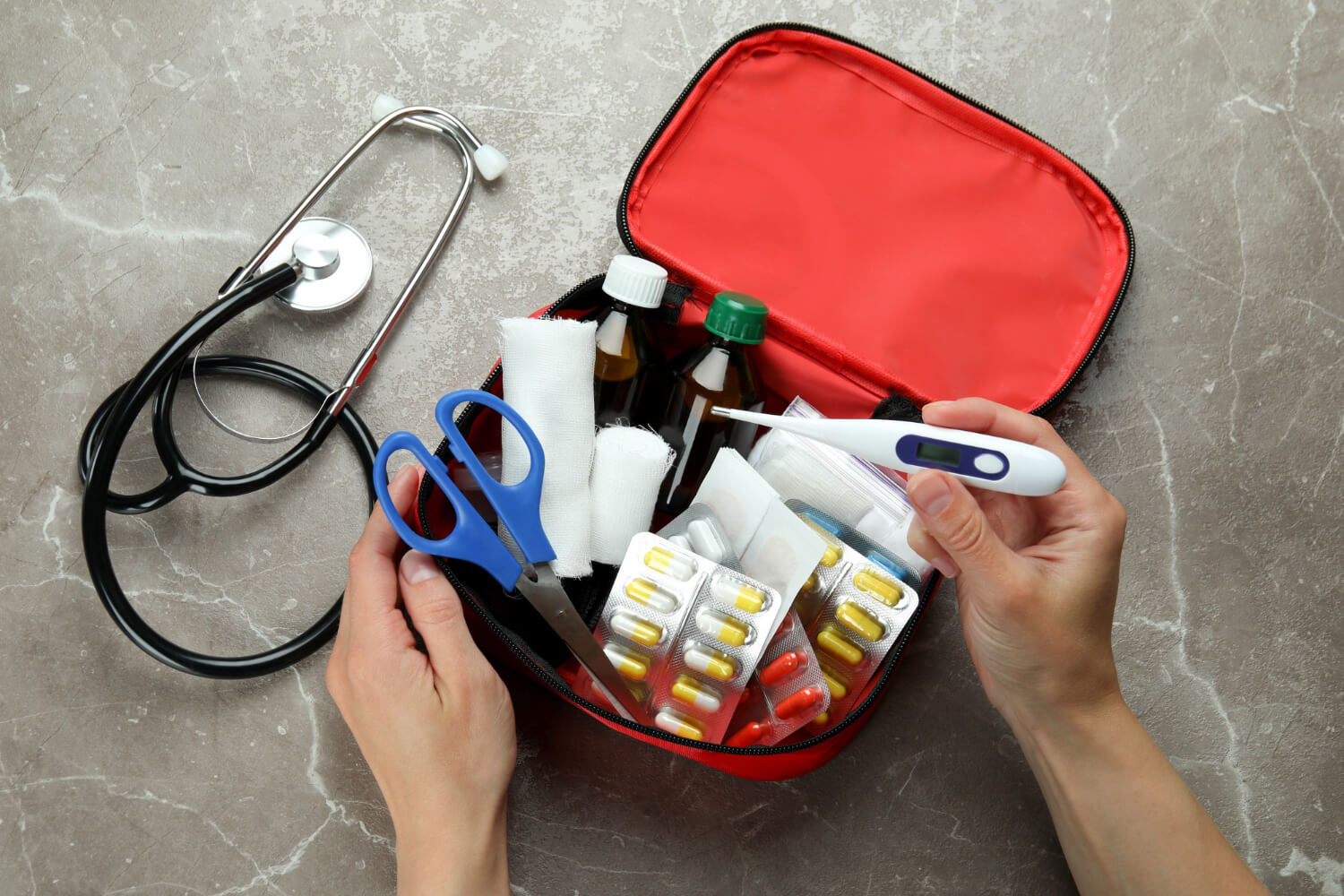 Prevención de emergencias domésticas y análisis de laboratorio - Domestic emergency prevention and laboratory analysis.